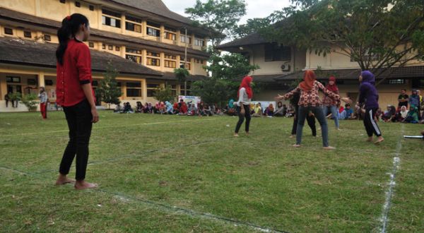 permainan-tradisional-di-rumah-masa-kecil-bung-karno-andikafmdotcom