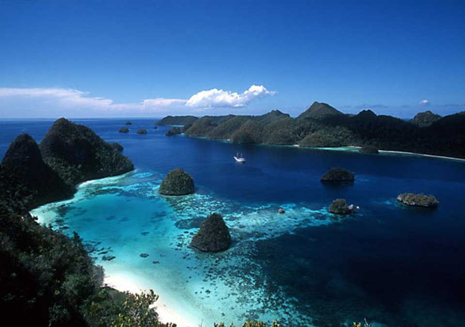3taman-laut-nasional-bunaken