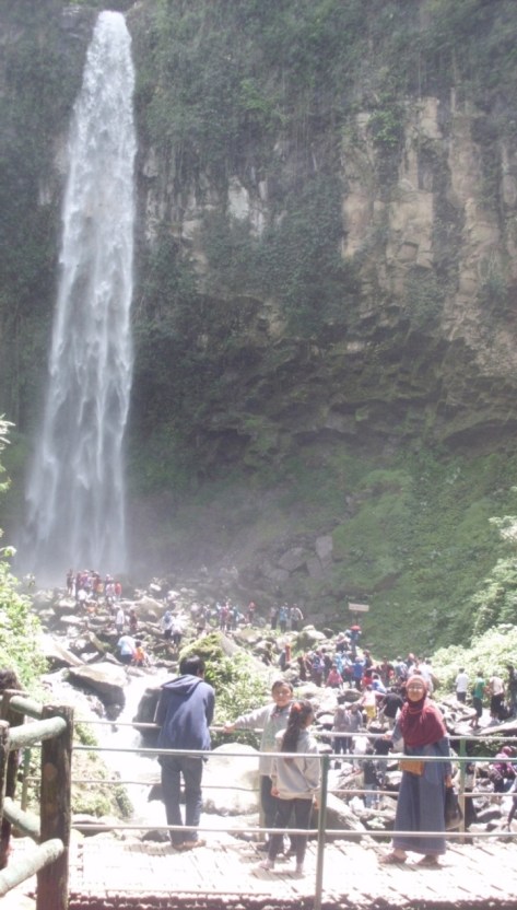 Obyek wisata utama Grojogan Sewu Tawangmangu