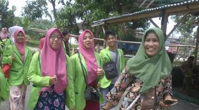 Kades Yayuk Tutiek S Mengubah Tawangsari dengan Naluri Srikandi