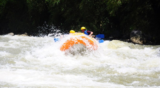Rafting Sungai Serayu Grade 3+ yang Menantang