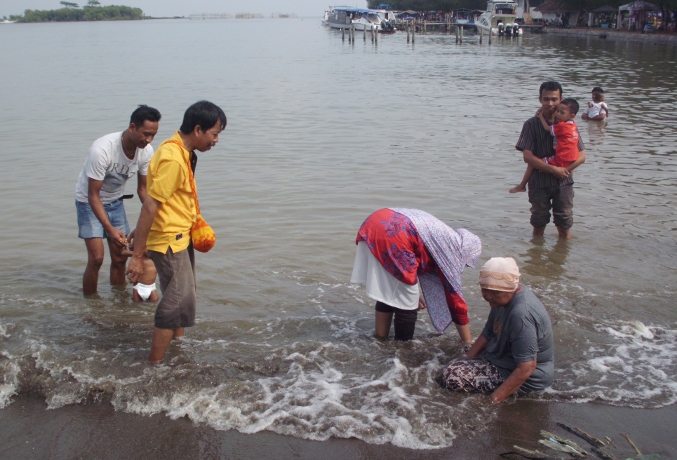 Pantai-Marina-Semarang-Berendam