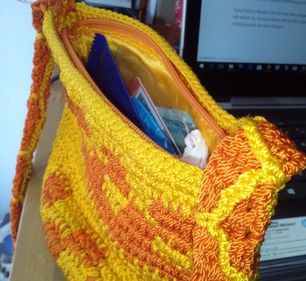 rajut_tas_kecil_bsbul_IMG_20180517_105853