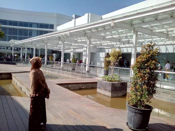 area_santai_bandara_intl_ahmad_yani_Semarang-2018-08-25 at 083501