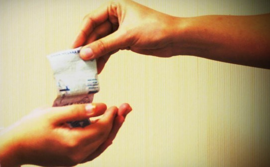 Menjadi Orang yang Dermawan Suka Berbagi, dan Alkisah Bahrom