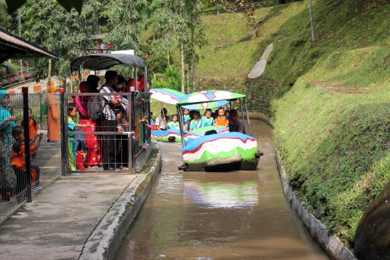 wahana-kereta-air-taman