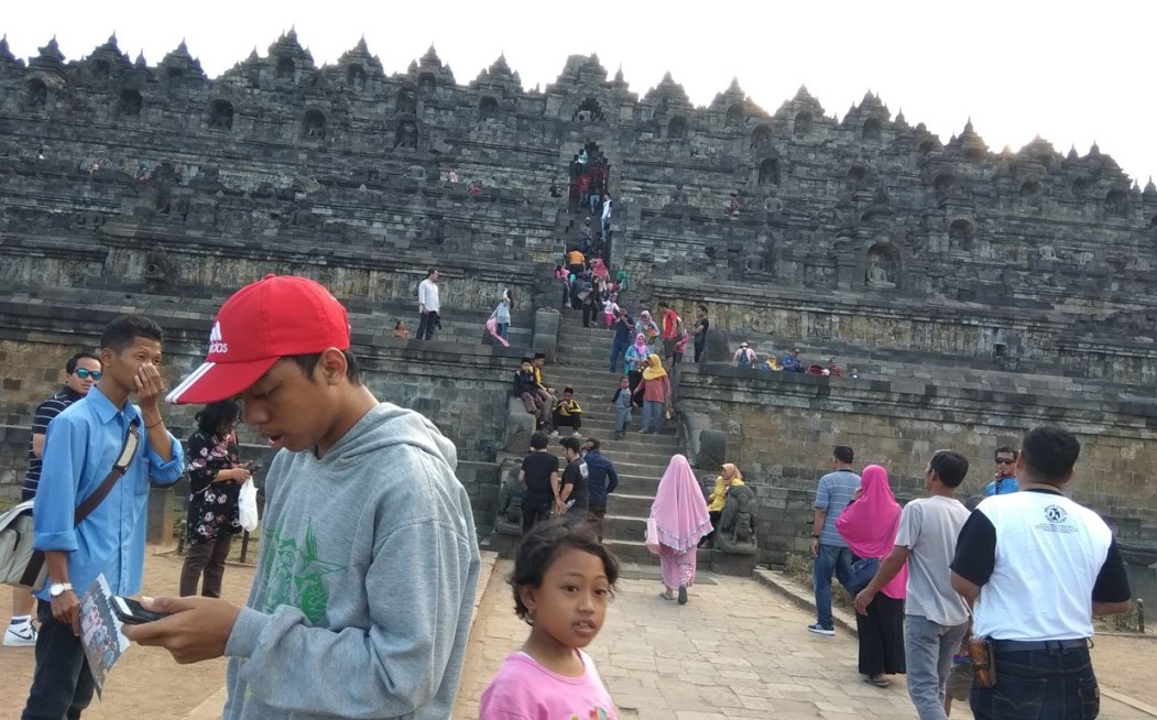 a_Borobudur_sisi_depan_IMG_20180715_155151