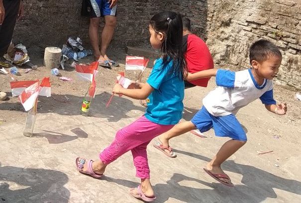 lomba-memindahkan-bendera-merah-putih