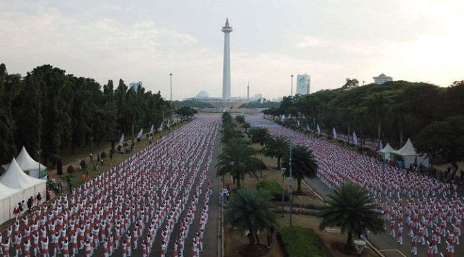 Sambut Asean Games 2018 dengan Tarian Poco-Poco Masal, Presiden Jokowi Ikuti Senam