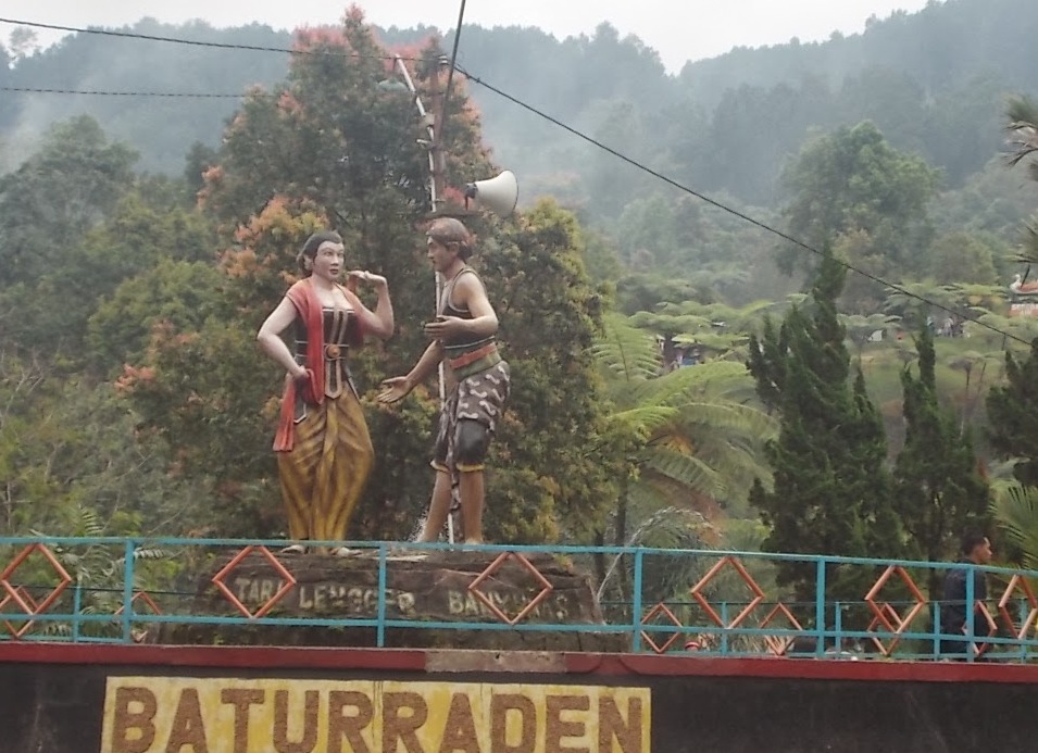 Baturraden_tari_Lengger_patung_DSCN1969