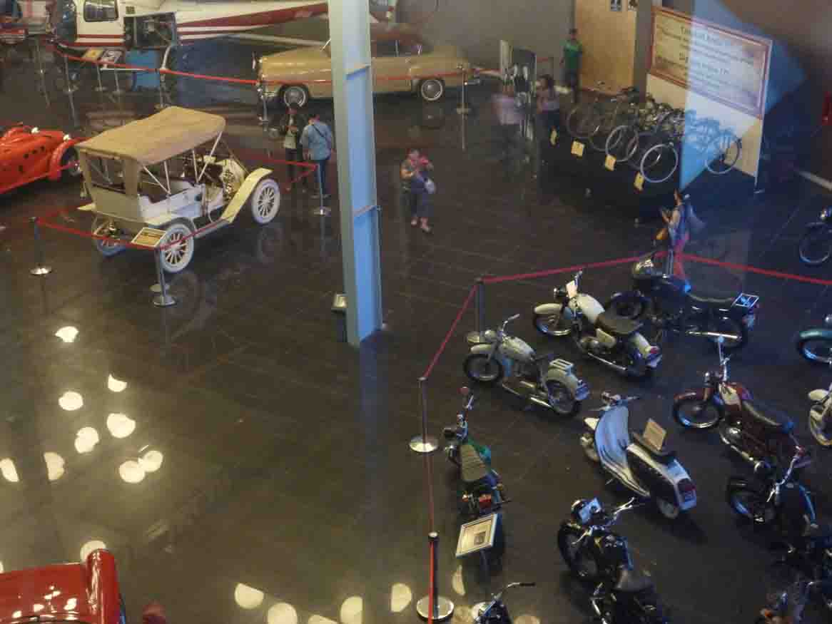 a_lantai2_seb_museum_angkut_malang_L136b