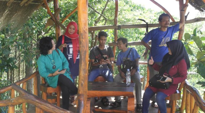 Puncak Becici, Hutan Pinus Geowisata dengan Pemandangan Kota Bawah