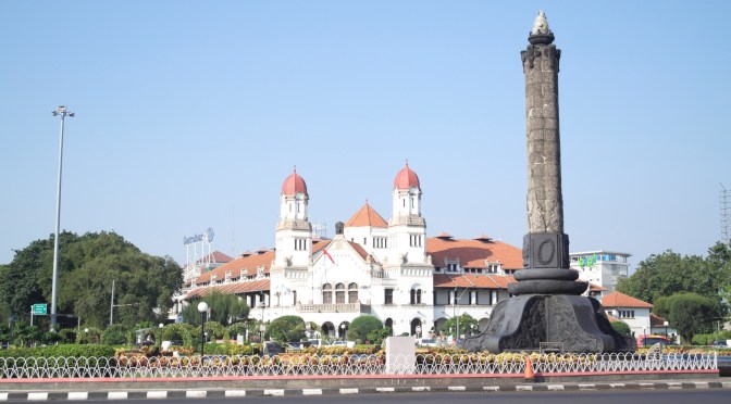 Kawasan Tugu Muda Kota Semarang di Siang Hari Bahan Lukisan