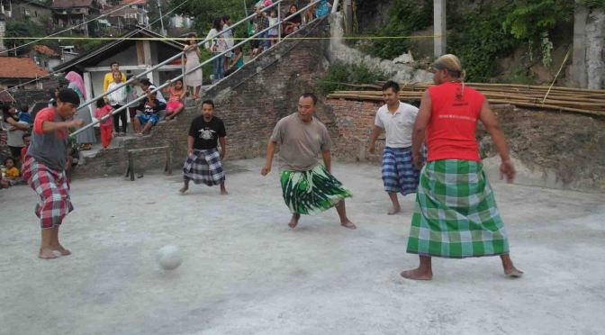 Pertandingan Sepakbola Bersarung Meriahkan HUT RI ke-74 2019