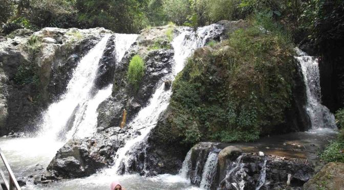Jalan-jalan di Maribaya Natural Hot Spring Resort Water Fall Lembang Kab. Bandung Jawa Barat