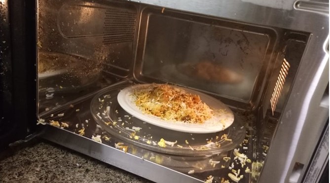 AAdT (Ada Apa dengan Telur), Bisa Meledak di Microwave, Kisah Nyata