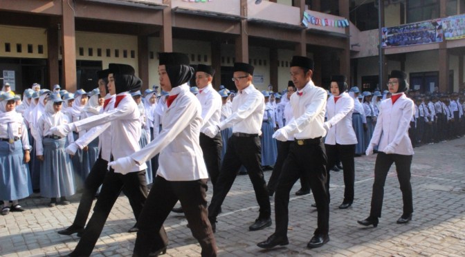 Guru Menjadi Petugas Upacara Bendera di Hari Guru, Selamat Hari Guru 2019