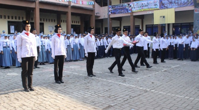 Tujuh Kriteria Jilbab Wanita Muslimah