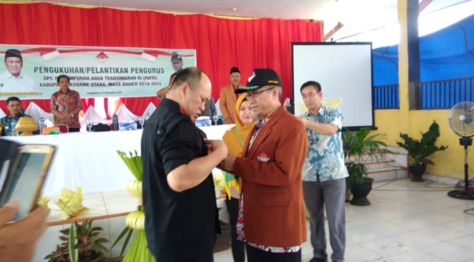 PIN PATRI untuk Bupati Konawe Utara Sultra oleh Ketum DPP PATRI Hasprabu