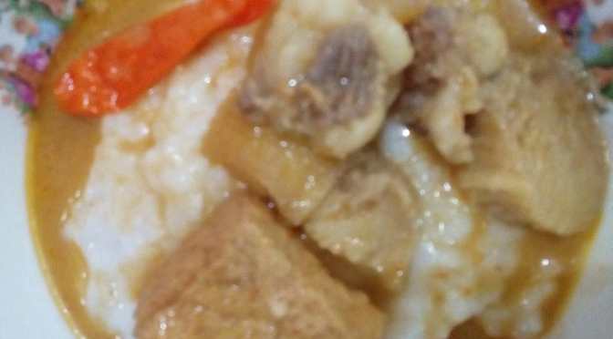 Menikmati Sajian Bubur Lemu Sambel Tumpang Pagi Ini