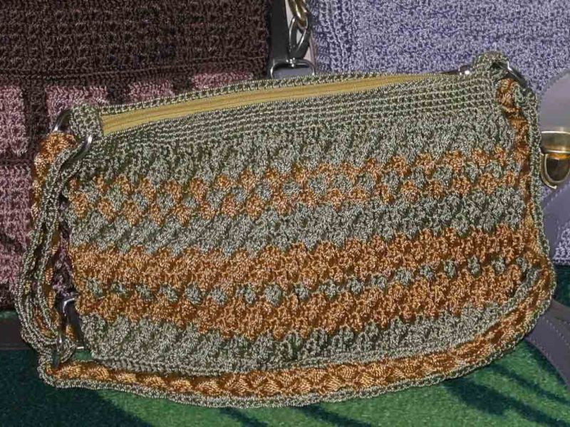 Inilah Motif dan Ukuran Tas Rajut yang Sering Dipesan