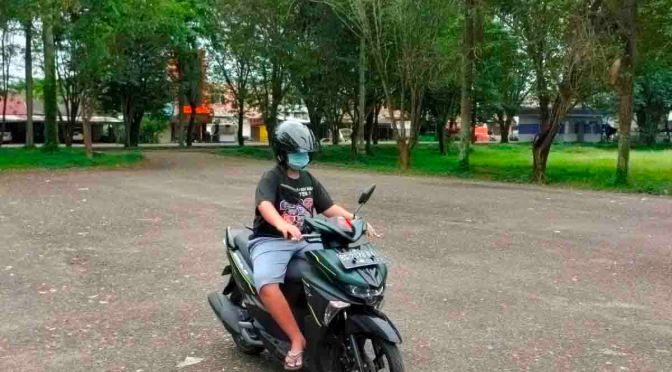 Belajar Naik Sepeda Motor (Wildan Kissparry Jr)