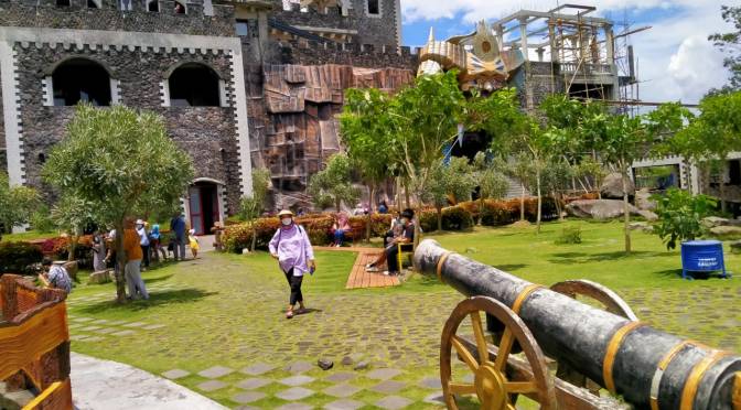 The Lost World Castle Wisata Lereng Merapi Setiap Sudutnya