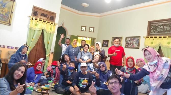 Pengurus Lintas Generasi Alumni SMA Ibu Kartini Semarang Silaturahmi ke Batang Jateng