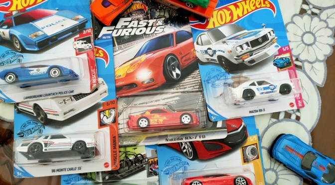 Hot Wheels Koleksi Mobil Miniatur