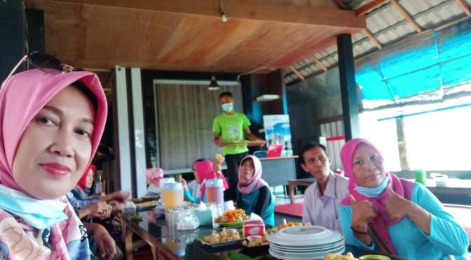 Mencicipi Kuliner di RM Kebun Sawah, Lesehan Ikan Bakar Rejosari Barat Tersono Batang