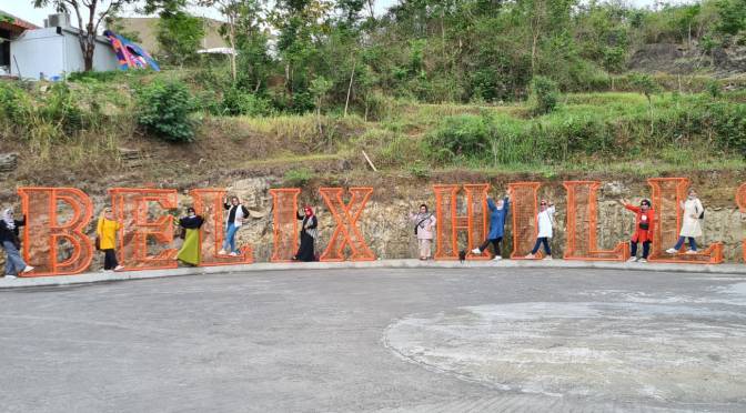 Iseng puyeng, SLIMUR (untuk Murid Sekolah Calon Politikus)