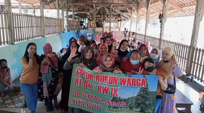 Guyub Rukun Warga RT04 RW09 Tegalsari Kota Semarang, di Pemancingan SiKlopo Gunungpati