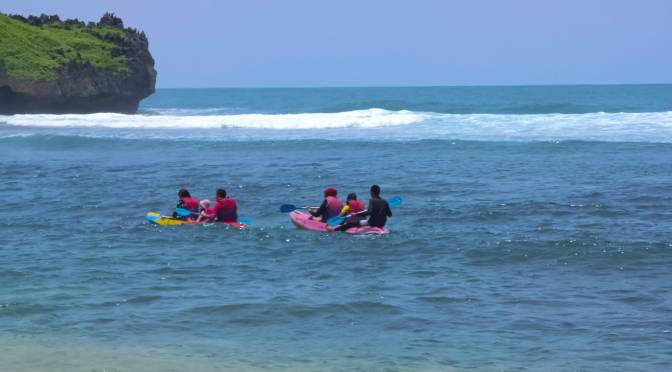 Perangkat Desa Tawangsari Teras Boyolali, Studi Banding ke Yogyakarta dan Berwisata