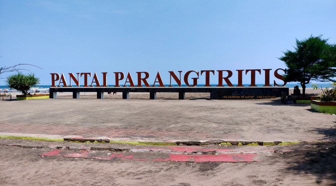 Pantai Legendaris Parang Tritis (Paris) Yogya Semakin Molek