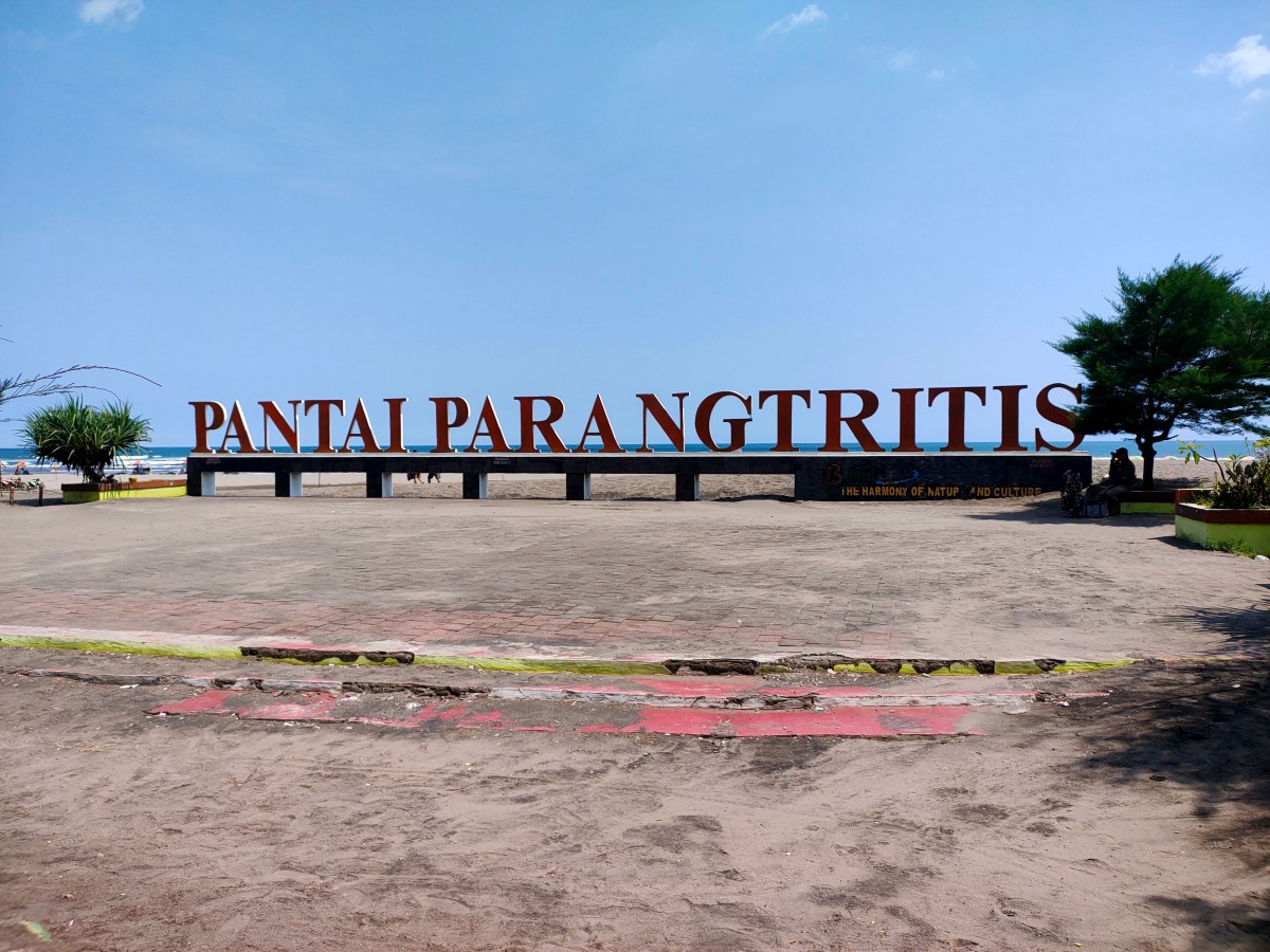 Pantai Legendaris Parang Tritis (Paris) Yogya Semakin Molek