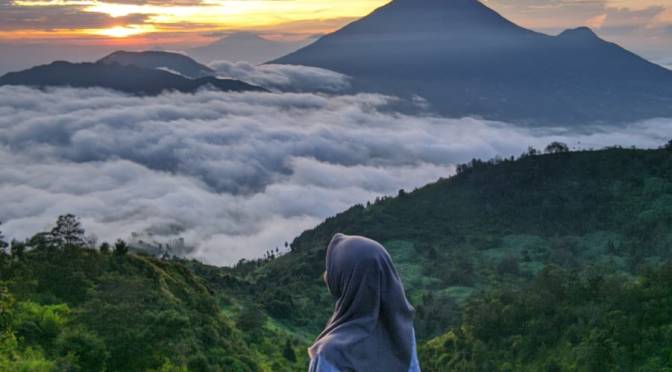Inilah Indahnya Panorama Matahari Terbit di Sikunir Dieng, Negeri Diatas Awan, Desa Tertinggi di Jawa