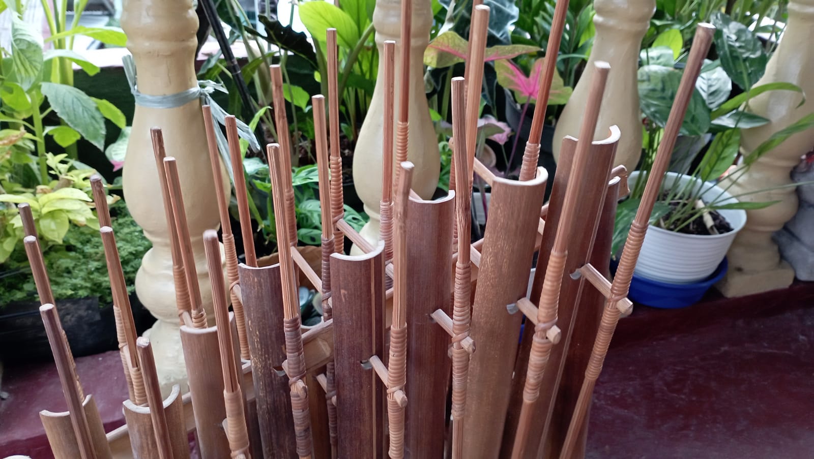 Inilah Sejarah Angklung Musik Tradisional Jawa Barat yang Dirayakan ...