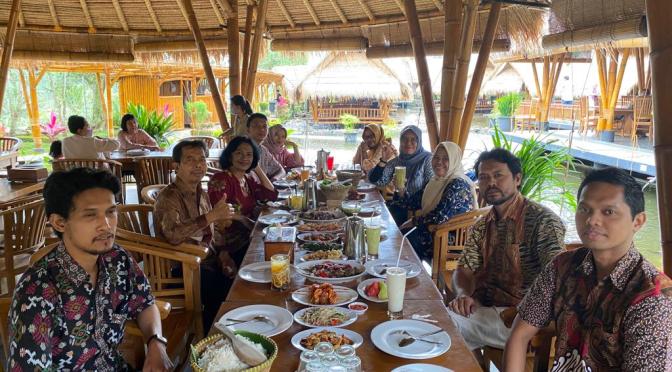 Kuliner Kebersamaan Akhir Tahun 2022 di Gubug Makan Mang Engking Ungaran Semarang | Daftar Menu dan Harga