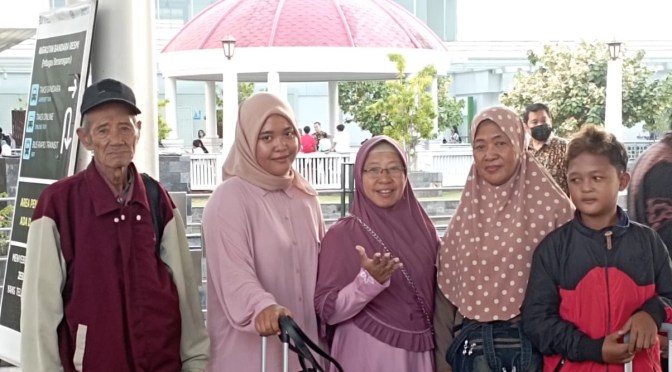 Beginilah Suasana Menjemput Saudara dari Papua di Bandara Ahmad Yani Semarang