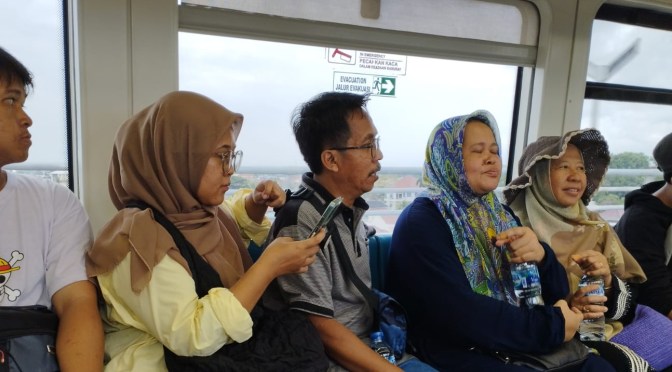 Mencoba LRT Kereta Layang Palembang 2023 | Jembatan Ampera – Bandara SMB II Palembang